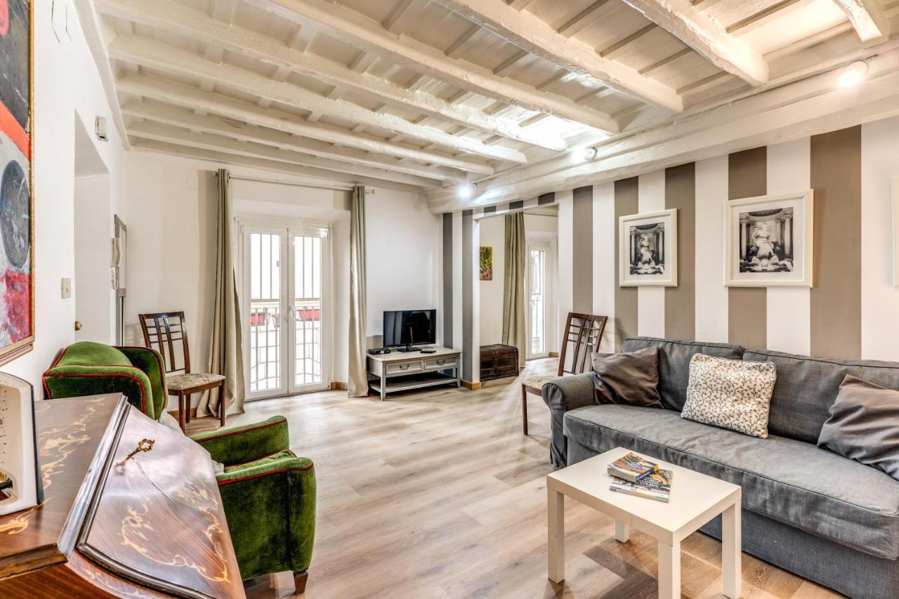 Lovely Spacious Apartment Near The Colosseum Rome Bagian luar foto