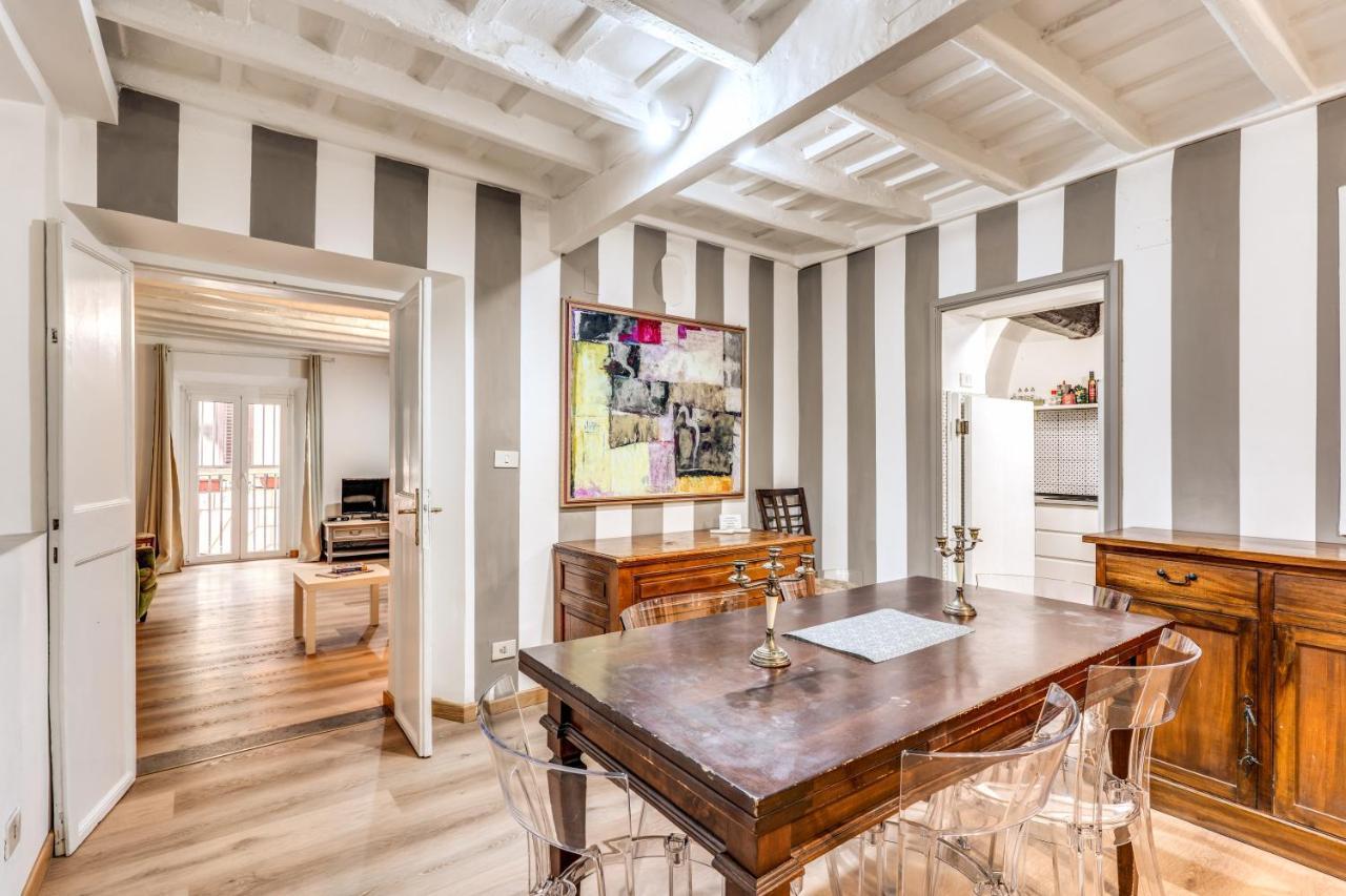 Lovely Spacious Apartment Near The Colosseum Rome Bagian luar foto