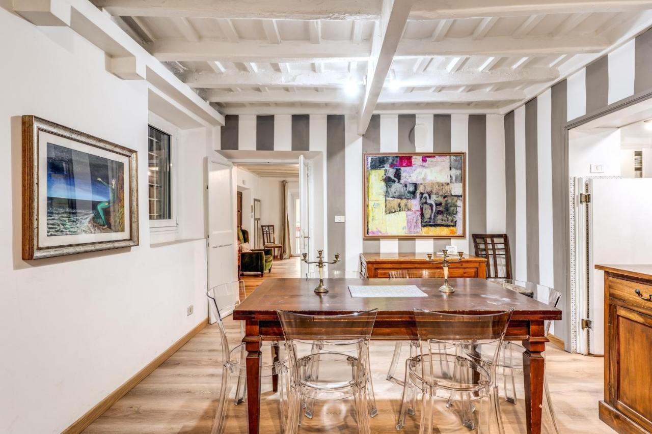 Lovely Spacious Apartment Near The Colosseum Rome Bagian luar foto