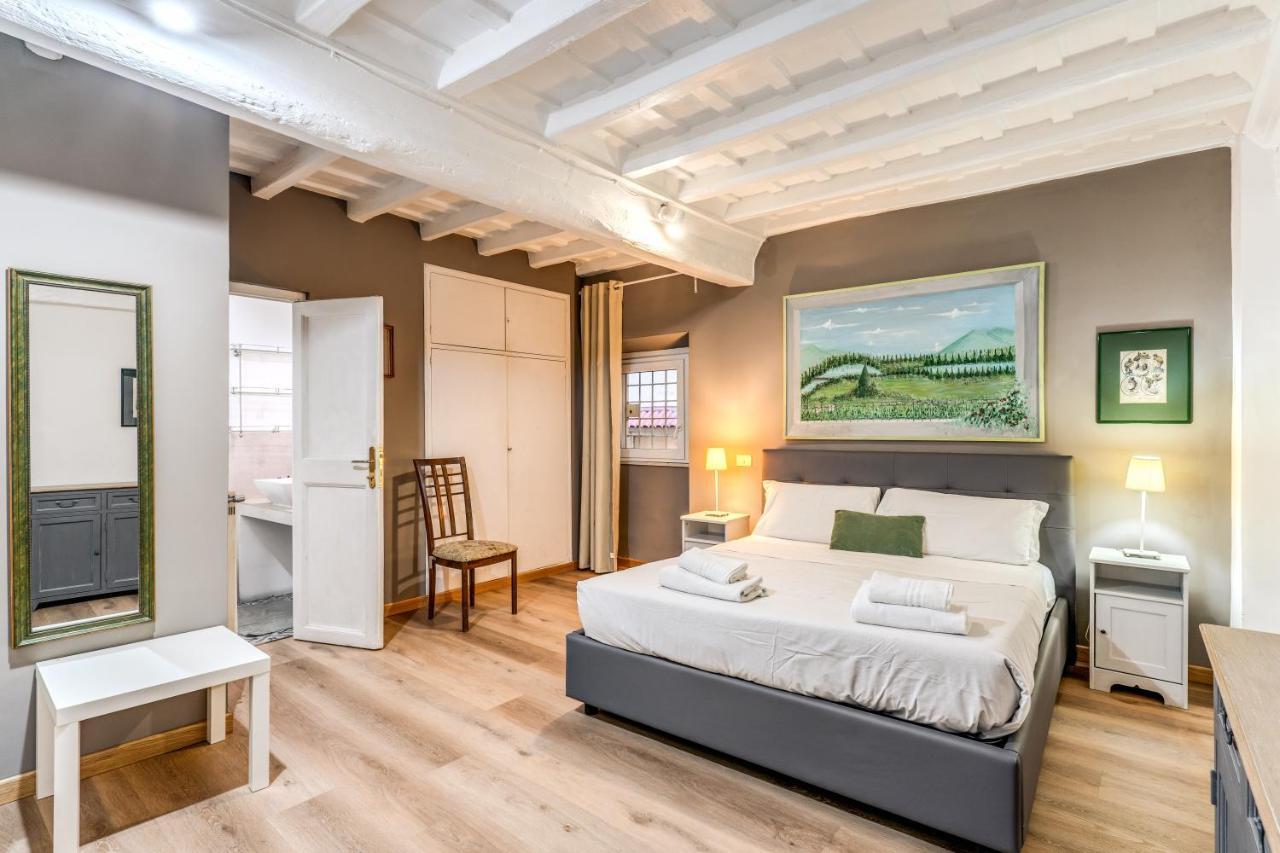 Lovely Spacious Apartment Near The Colosseum Rome Bagian luar foto