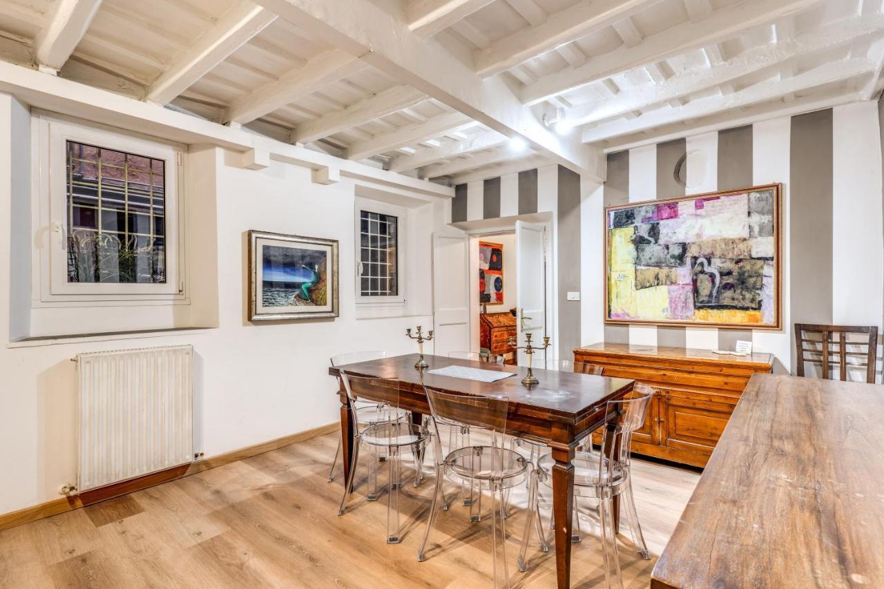 Lovely Spacious Apartment Near The Colosseum Rome Bagian luar foto