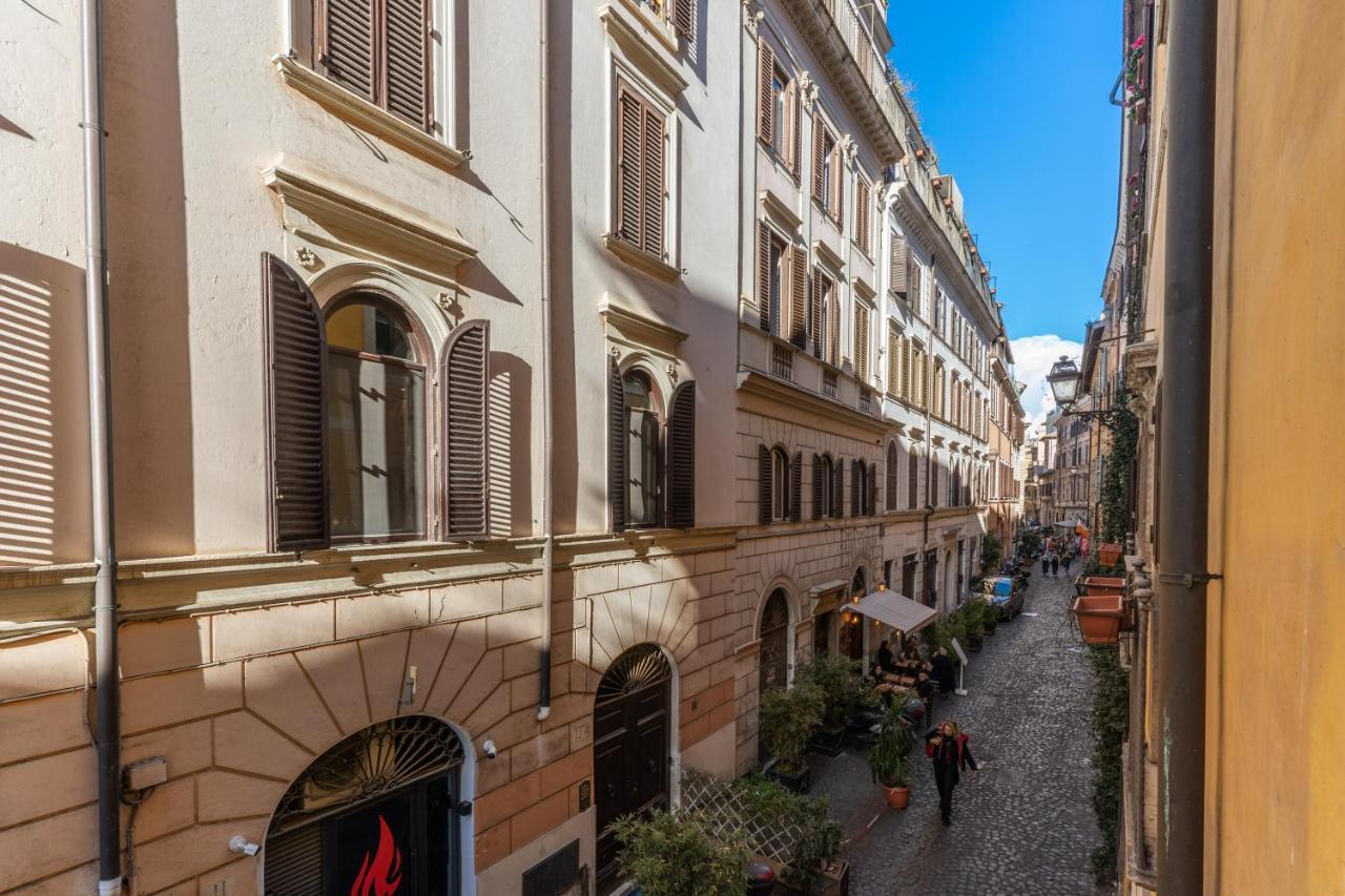 Lovely Spacious Apartment Near The Colosseum Rome Bagian luar foto