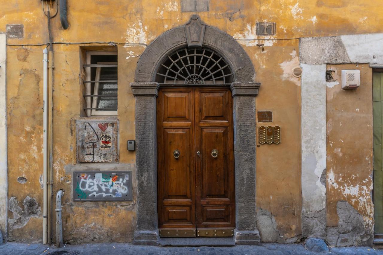 Lovely Spacious Apartment Near The Colosseum Rome Bagian luar foto